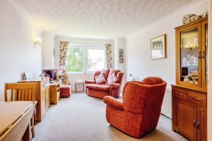 LIVING ROOM- click for photo gallery